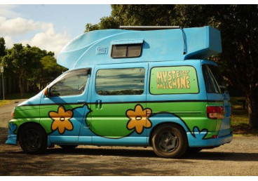 Iconic Mystery Machines with a high top roof for extra space and comfort. Perfect for 2 people.
Automatic transmission
2 Seatbelts
Sleeps 2
Tinted Windows
Power Steering
Cutlery & Utensils
Pots & Pans
Rear kitchen with sink and tap
Fresh and grey water tanks
Gas Cooker (portable)
Esky/Icebox
12V charging ports
Radio/CD/Aux
Indoor converts to dining area
Under bed storage
Bedding/Linen Not Included